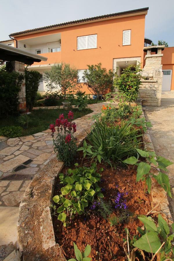 Apartment Valmas Pula Exterior photo